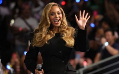 Beyoncé wears Rosie Huntington-Whiteley collab to endorse Harris